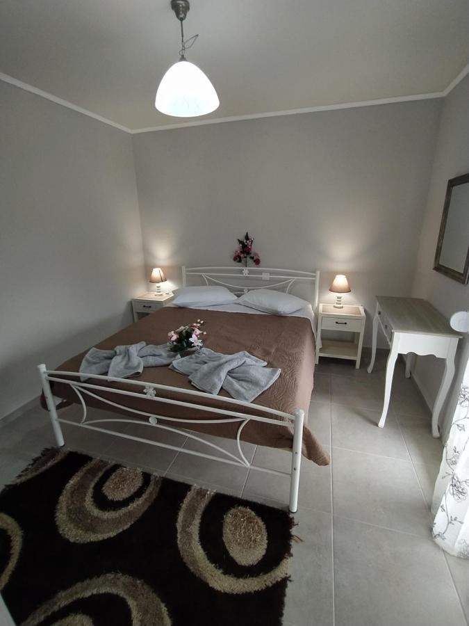 Spiros Full House In Marathias Apartment Exterior photo